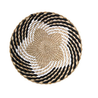 Handwoven rattan decorative wall basket – a natural boho wall decor piece perfect for adding texture and warmth to any space. Crafted from eco-friendly materials, this stylish wall plate enhances modern, rustic, and Scandinavian interiors. Ideal for gallery walls, living rooms, or entryways.
