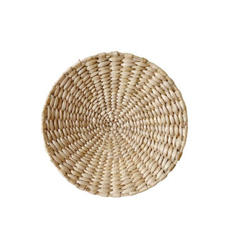 Handwoven rattan decorative wall basket – a natural boho wall decor piece perfect for adding texture and warmth to any space. Crafted from eco-friendly materials, this stylish wall plate enhances modern, rustic, and Scandinavian interiors. Ideal for gallery walls, living rooms, or entryways.