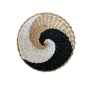 Handwoven rattan decorative wall basket – a natural boho wall decor piece perfect for adding texture and warmth to any space. Crafted from eco-friendly materials, this stylish wall plate enhances modern, rustic, and Scandinavian interiors. Ideal for gallery walls, living rooms, or entryways.