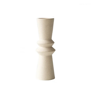 Ceramic Nordic minimalist candle holders, perfect as a decorative accessory for natural home décor. These elegant ornaments add a modern, sculptural touch to any space, ideal for creating a warm and stylish ambiance.