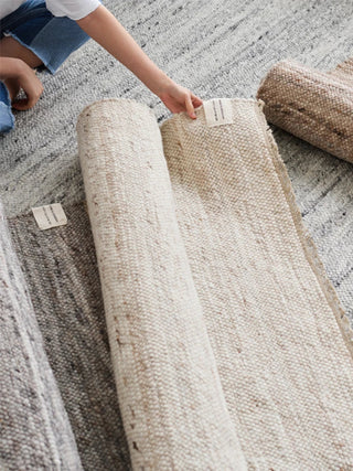anvi-handmade-wool-and-linen-rug-grey-and beige-rugs-hand-woven-natural-fibers-carpet-contemporary-scandi-coastal-boho-wabi-sabi-home-decor