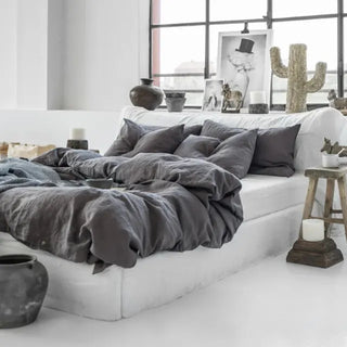 Dark grey pure linen duvet cover — breathable natural linen bedding, textured and soft, ideal for year-round comfort. Available in multiple colours and sizes at Arkaim Home. Perfect for modern, boho, Scandinavian, and wabi-sabi bedroom styles.