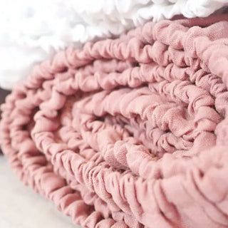 Pink pure linen fitted sheet — breathable natural linen bedding, textured and soft, ideal for year-round comfort. Available in multiple colours and sizes at Arkaim Home. Perfect for modern, boho, Scandinavian, and wabi-sabi bedroom styles.