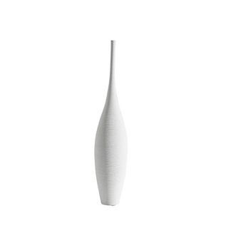 Ren Handmade Ceramic Vases in black and white, featuring sleek, elongated necks and organic, curved bases. These minimalist, sculptural vases are perfect for modern, Japandi, and wabi-sabi home décor, adding an elegant contrast with their monochrome design. Ideal for dried flowers or as standalone art pieces, crafted with fine ceramic texture for a luxurious, handmade finish. 